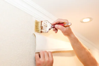 Pose de papier peint au Thoronet — revêtements muraux et toiles de verre